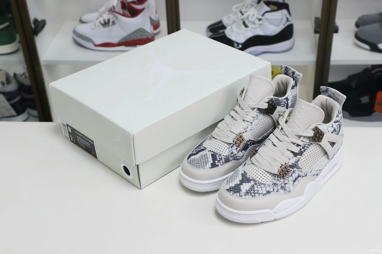 Jordan retro 4 Air snakeskin Jordan 0808